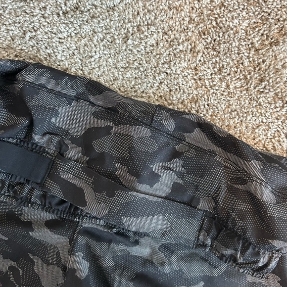 Lululemon size m men’s short - Picture 3 of 4